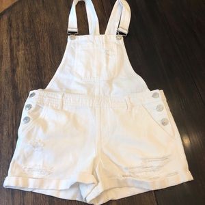 White denim overall shorts sz 28 - fit like a sz S